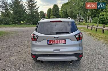 Внедорожник / Кроссовер Ford Kuga 2017 в 