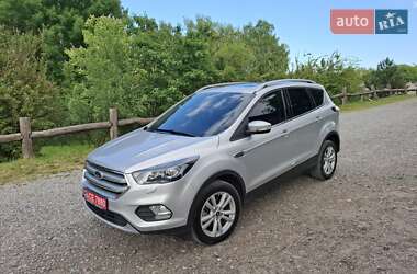 Позашляховик / Кросовер Ford Kuga 2017 в Золочеві