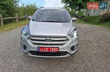 Внедорожник / Кроссовер Ford Kuga 2017 в 