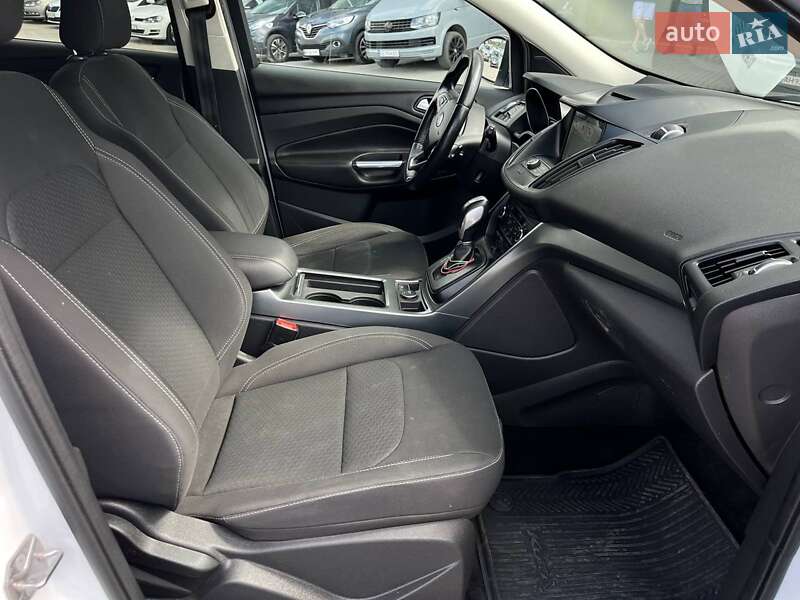 Внедорожник / Кроссовер Ford Kuga 2017 в Львове