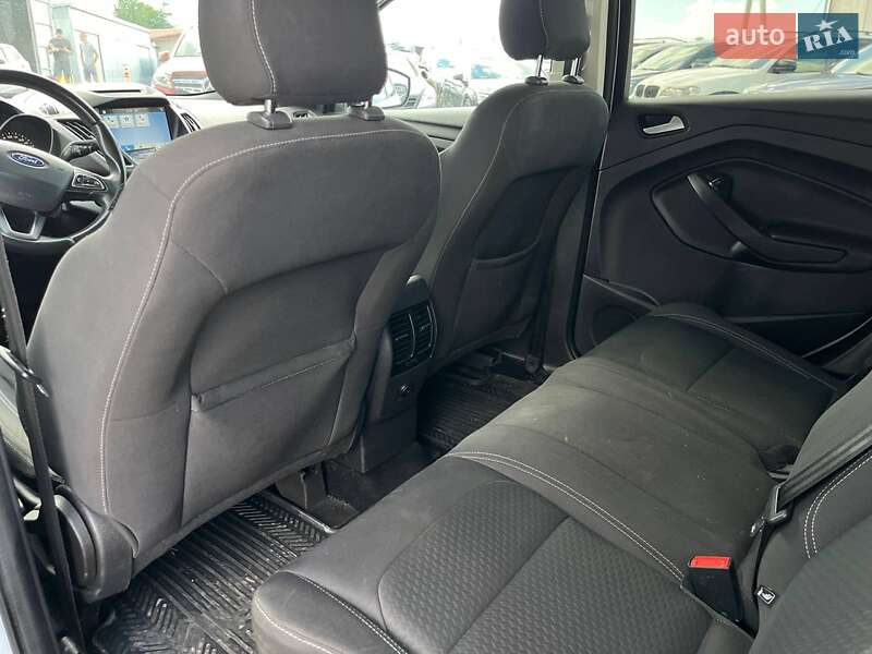 Внедорожник / Кроссовер Ford Kuga 2017 в Львове