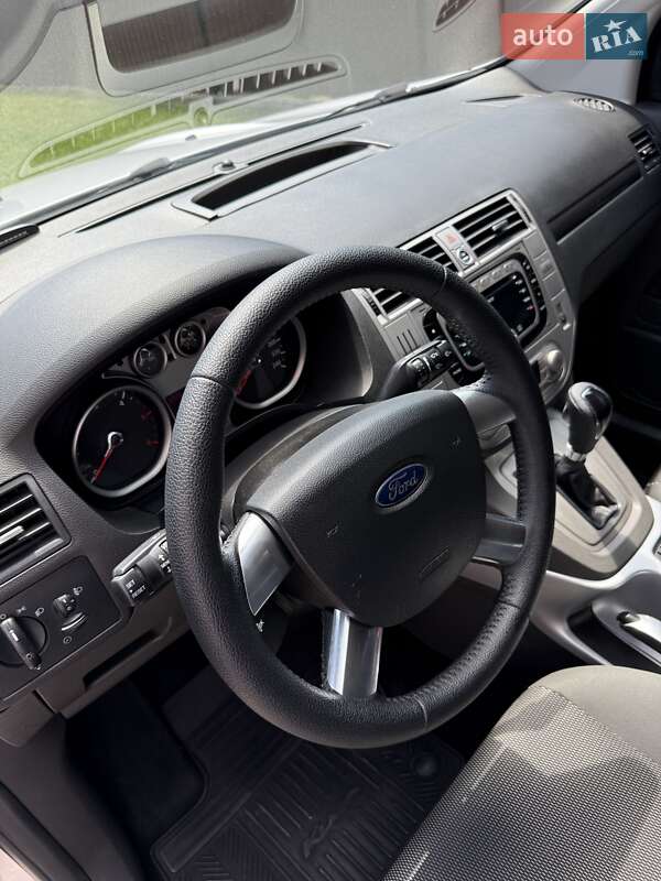 Внедорожник / Кроссовер Ford Kuga 2012 в Каменец-Подольском