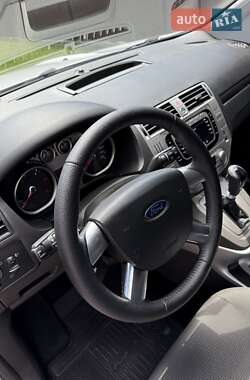 Внедорожник / Кроссовер Ford Kuga 2012 в 