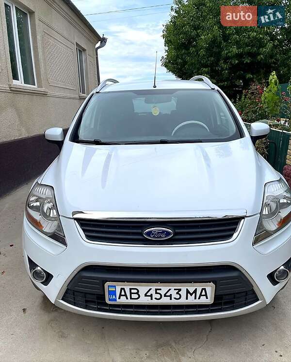 Внедорожник / Кроссовер Ford Kuga 2010 в 