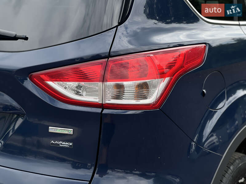 Внедорожник / Кроссовер Ford Kuga 2016 в Ужгороде