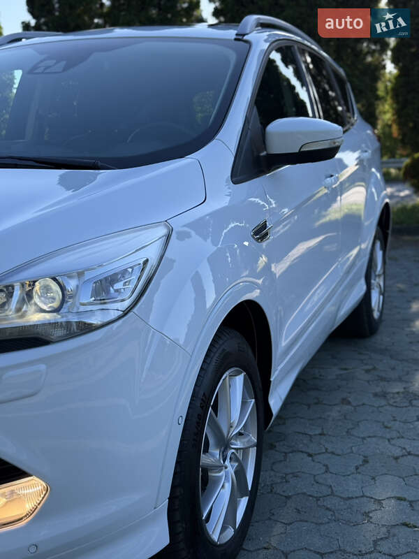Внедорожник / Кроссовер Ford Kuga 2015 в Дубно