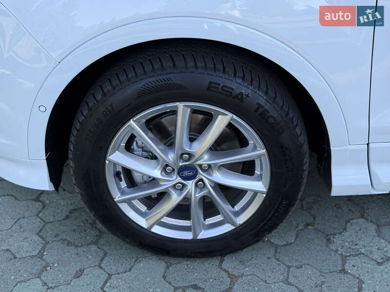 Внедорожник / Кроссовер Ford Kuga 2015 в Дубно