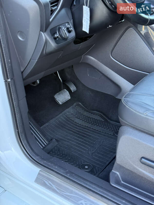 Внедорожник / Кроссовер Ford Kuga 2015 в Дубно