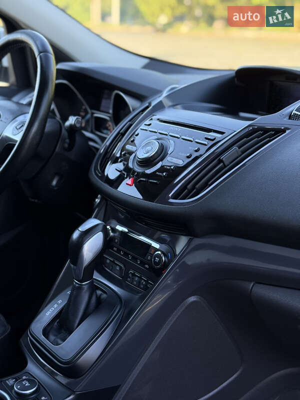 Внедорожник / Кроссовер Ford Kuga 2015 в Дубно
