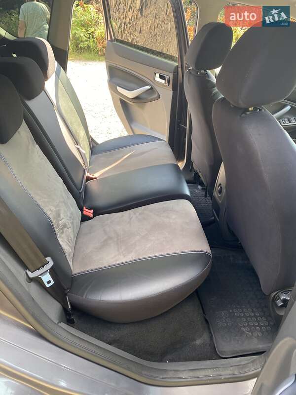 Внедорожник / Кроссовер Ford Kuga 2012 в Львове