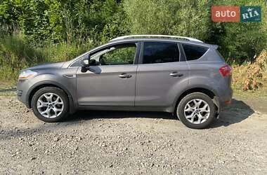 Внедорожник / Кроссовер Ford Kuga 2012 в 