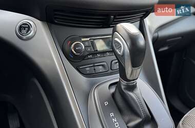 Внедорожник / Кроссовер Ford Kuga 2016 в 