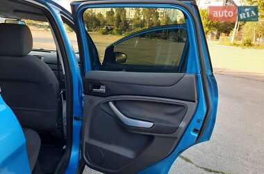Внедорожник / Кроссовер Ford Kuga 2010 в 