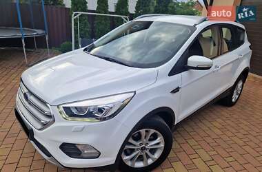 Внедорожник / Кроссовер Ford Kuga 2019 в 