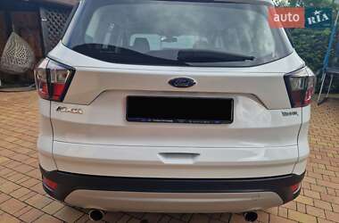 Внедорожник / Кроссовер Ford Kuga 2019 в 
