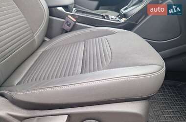 Внедорожник / Кроссовер Ford Kuga 2019 в 