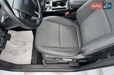 Внедорожник / Кроссовер Ford Kuga 2019 в 