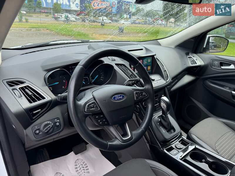 Позашляховик / Кросовер Ford Kuga 2019 в Києві
