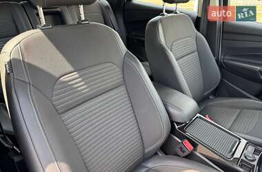 Внедорожник / Кроссовер Ford Kuga 2019 в 