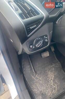 Внедорожник / Кроссовер Ford Kuga 2015 в 