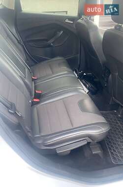 Внедорожник / Кроссовер Ford Kuga 2015 в 