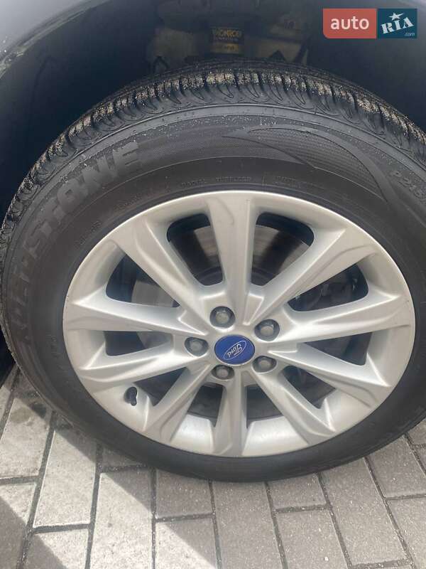 Внедорожник / Кроссовер Ford Kuga 2015 в Белой Церкви