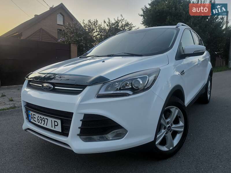 Внедорожник / Кроссовер Ford Kuga 2013 в 