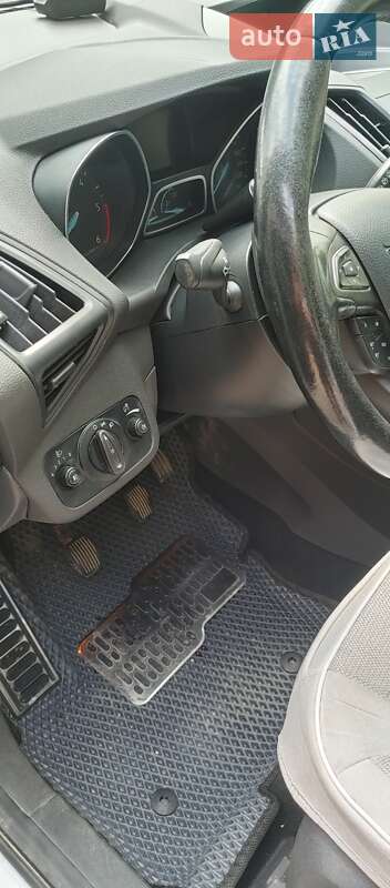 Внедорожник / Кроссовер Ford Kuga 2017 в Каменец-Подольском