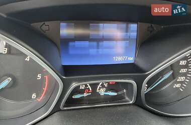 Внедорожник / Кроссовер Ford Kuga 2015 в 