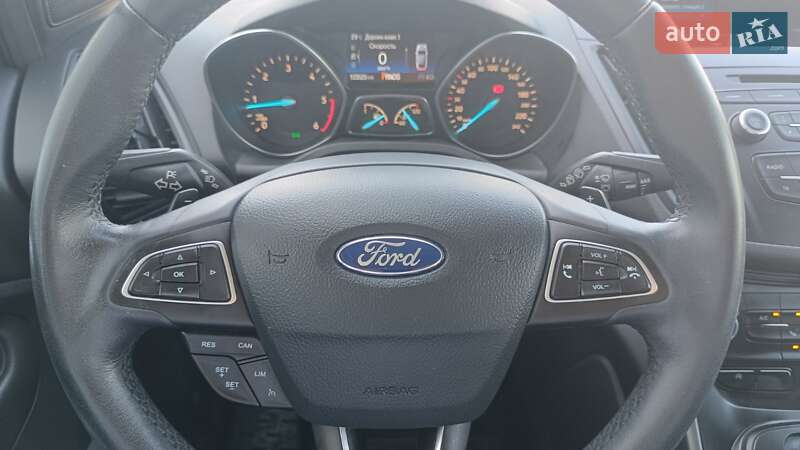 Внедорожник / Кроссовер Ford Kuga 2018 в Киеве