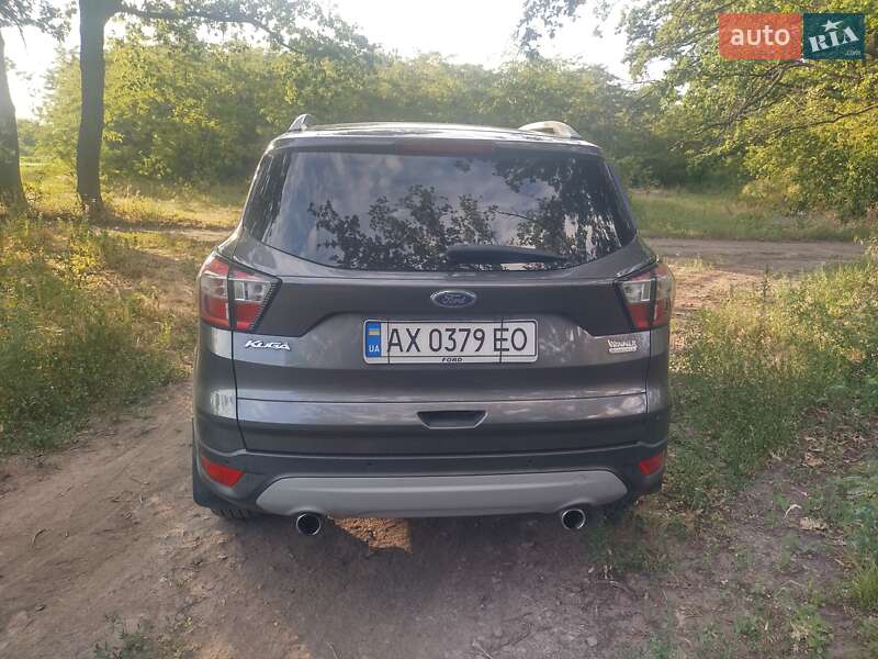 Позашляховик / Кросовер Ford Kuga 2016 в Світловодську
