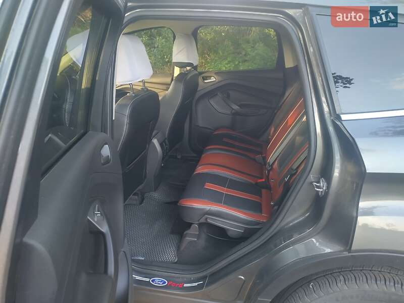 Позашляховик / Кросовер Ford Kuga 2016 в Світловодську