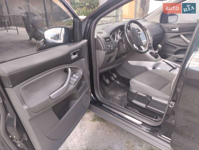 Внедорожник / Кроссовер Ford Kuga 2012 в Зенькове