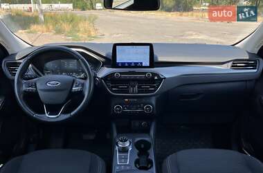 Внедорожник / Кроссовер Ford Kuga 2020 в 