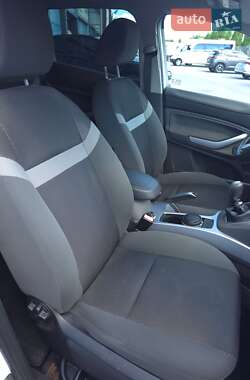Внедорожник / Кроссовер Ford Kuga 2011 в 