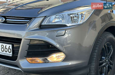Внедорожник / Кроссовер Ford Kuga 2013 в 