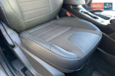 Внедорожник / Кроссовер Ford Kuga 2013 в 