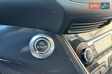 Внедорожник / Кроссовер Ford Kuga 2013 в 