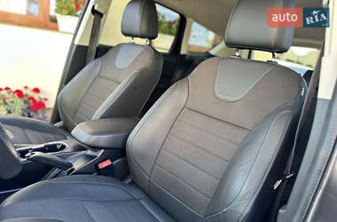 Внедорожник / Кроссовер Ford Kuga 2013 в 
