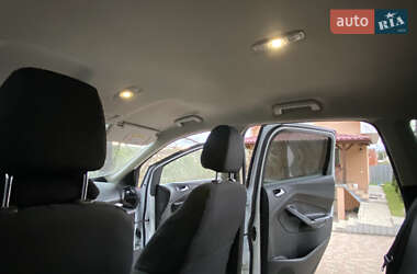 Внедорожник / Кроссовер Ford Kuga 2015 в 