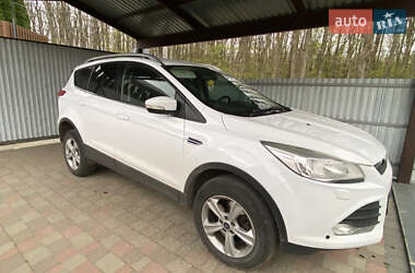 Внедорожник / Кроссовер Ford Kuga 2015 в 