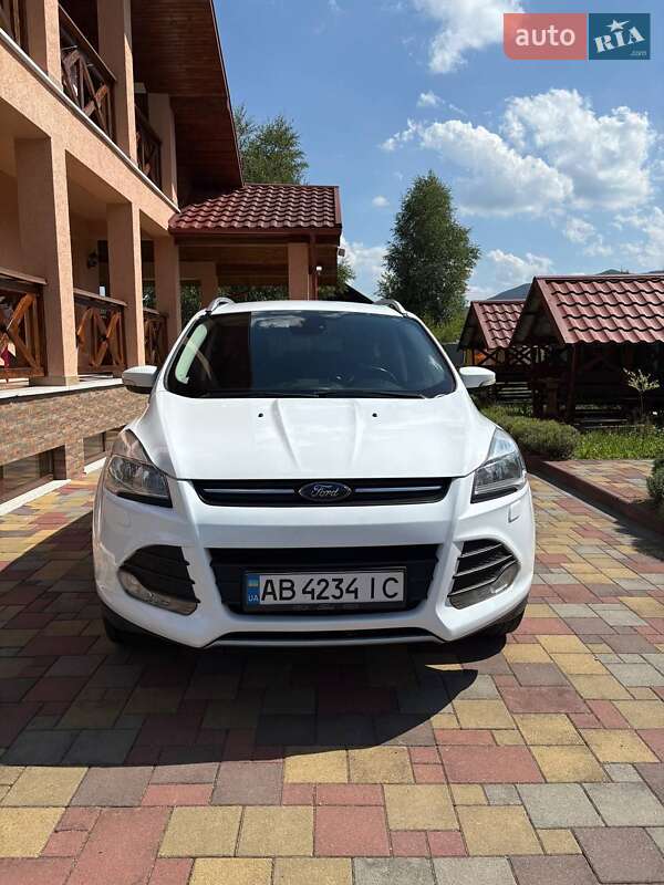Внедорожник / Кроссовер Ford Kuga 2015 в 