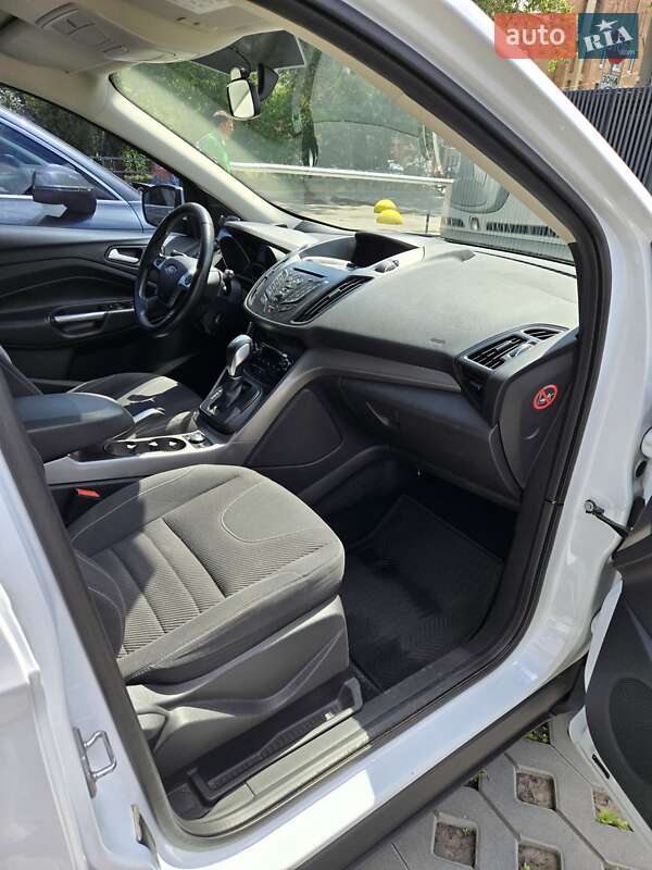 Внедорожник / Кроссовер Ford Kuga 2013 в Киеве