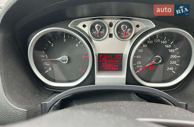 Внедорожник / Кроссовер Ford Kuga 2011 в 