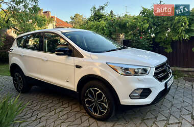 Внедорожник / Кроссовер Ford Kuga 2017 в Киеве