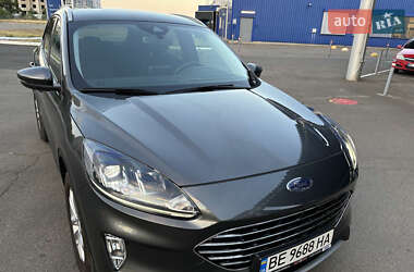 Внедорожник / Кроссовер Ford Kuga 2023 в 