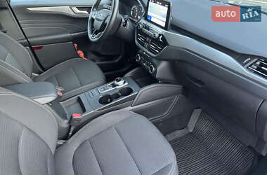 Внедорожник / Кроссовер Ford Kuga 2023 в 