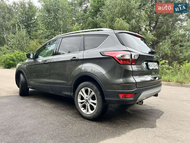 Позашляховик / Кросовер Ford Kuga 2019 в Києві