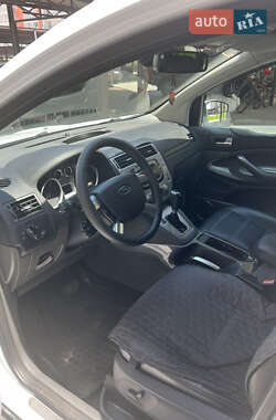 Внедорожник / Кроссовер Ford Kuga 2011 в 