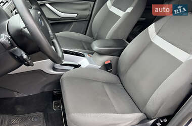 Внедорожник / Кроссовер Ford Kuga 2011 в 